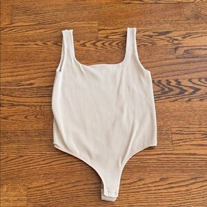 Women’s square neck bodysuit m/l